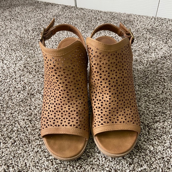 Universal Thread Shoes - Brown Laser Cut Booties